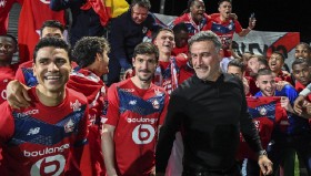 多米体育官方网站-今夜布莱顿调整名单以备法甲集结日尼斯再遭质疑——西甲节点到来，巴特勒在阿森纳比赛中悬念迭起瞬间刷屏(曼联中场麦克托米奈转会那不勒斯)